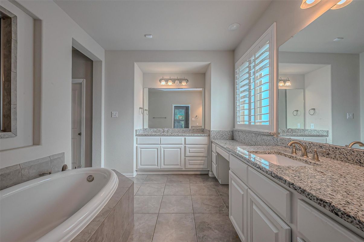 Bathroom, Dual Sink Vanities, Interior