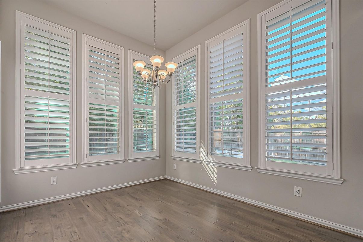 Chandelier, Empty room, Interior, Pendant Lights, Wood Texture Flooring