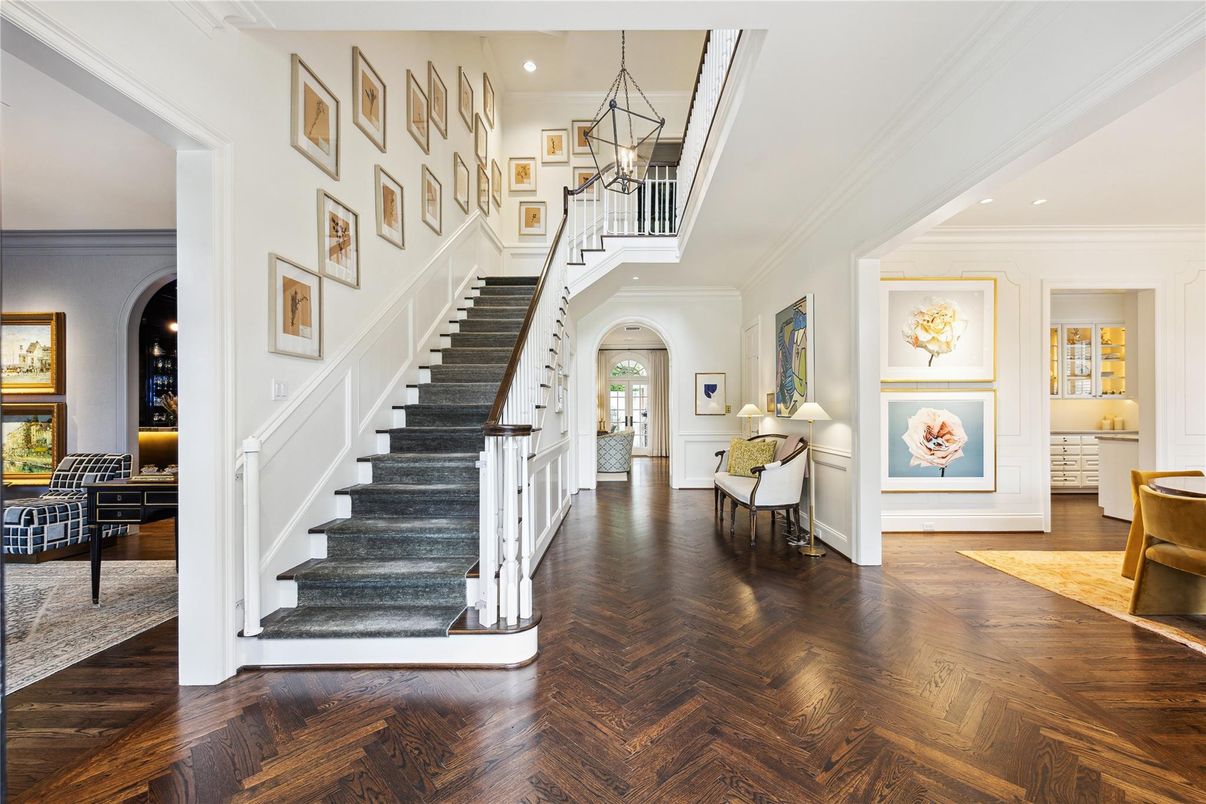 Interior, Pendant Lights, Recessed Lighting, Wood Texture Flooring