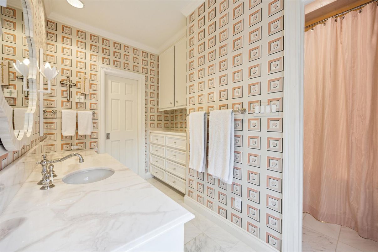 Bathroom, Interior, Marble, Recessed Lighting