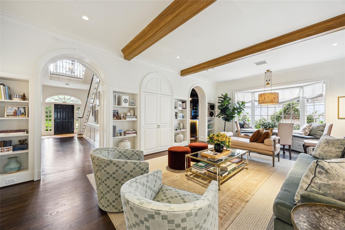Interior, Living room, Pendant Lights, Recessed Lighting, Wooden Beams, Wood Texture Flooring