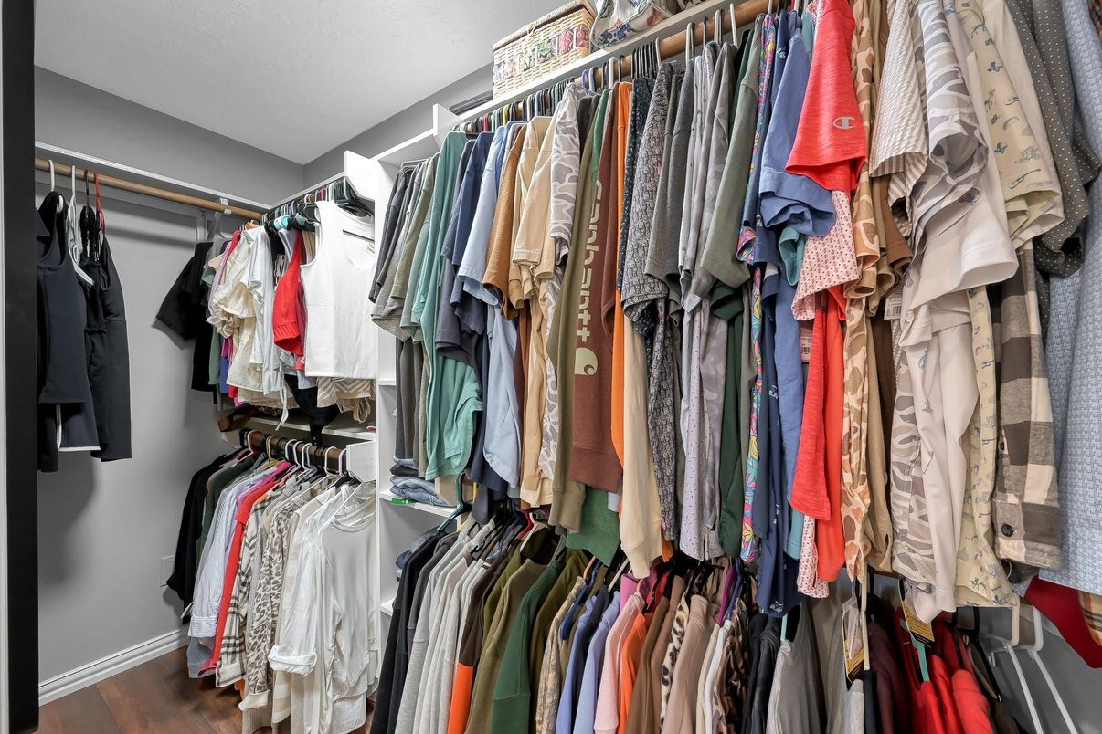 Interior, Walk-in Closets, Wood Texture Flooring
