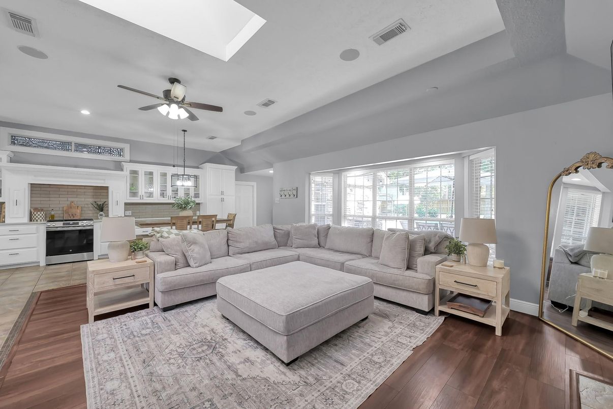 Interior, Kitchen, Living room, Pendant Lights, Recessed Lighting, Wood Texture Flooring