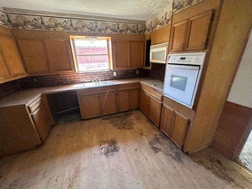 Interior, Kitchen, Wood Texture Flooring