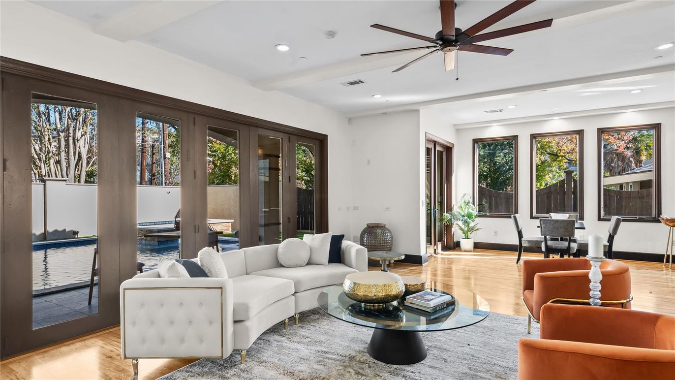 Dining room, Interior, Living room, Recessed Lighting, Wood Texture Flooring