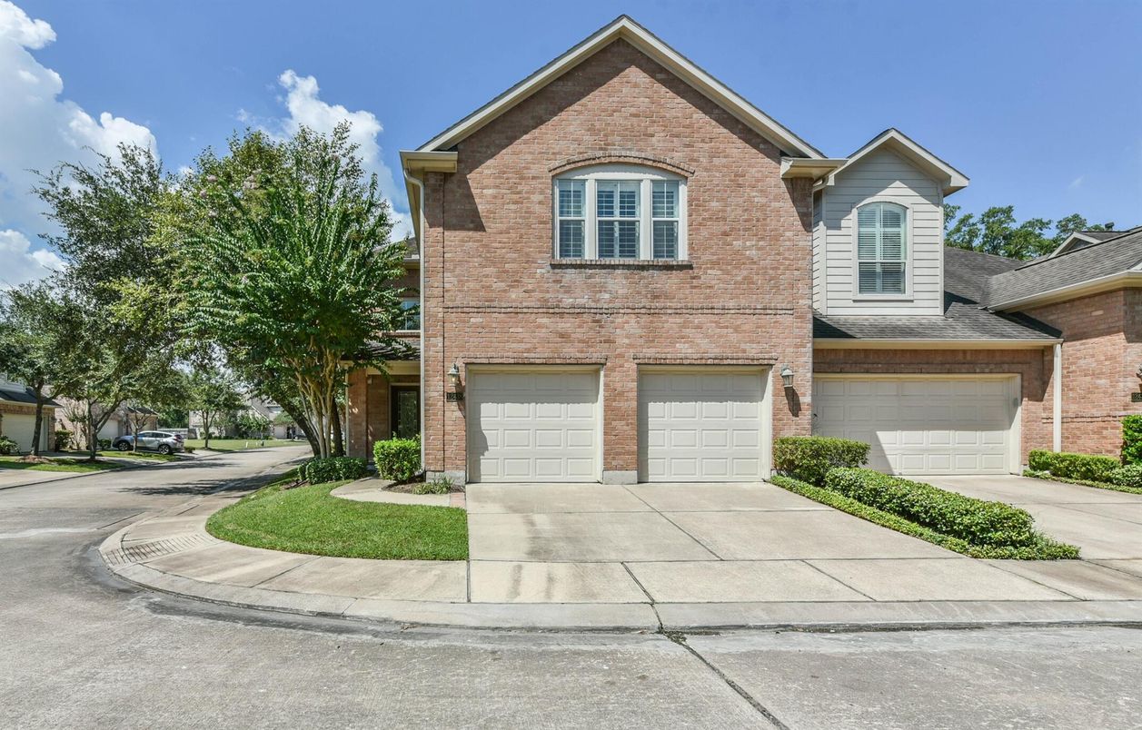 Attached, Exterior, Facade, Brick Facade, Brick Traditional