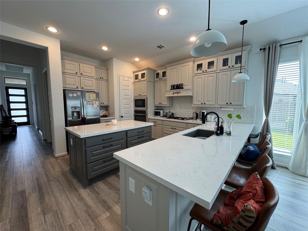 Interior, Kitchen, Pendant Lights, Recessed Lighting, Wood Texture Flooring