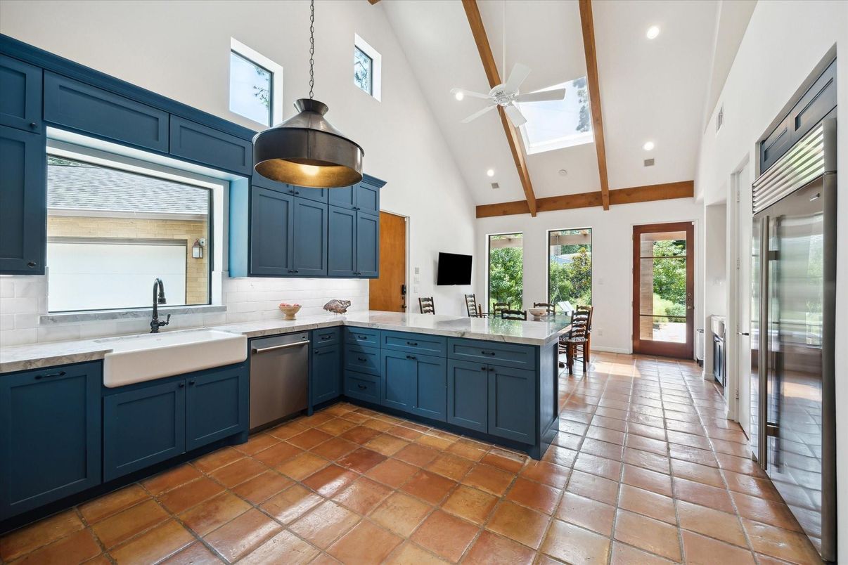 Interior, Kitchen, Pendant Lights, Recessed Lighting, Stainless Steel Appliances