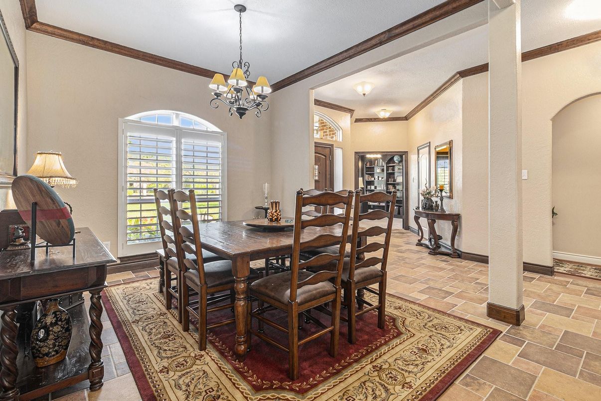 Chandelier, Dining room, Interior