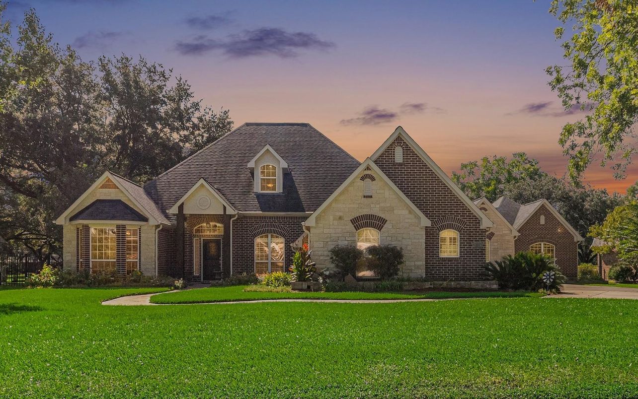 Exterior, Facade, Brick Facade, Brick Traditional