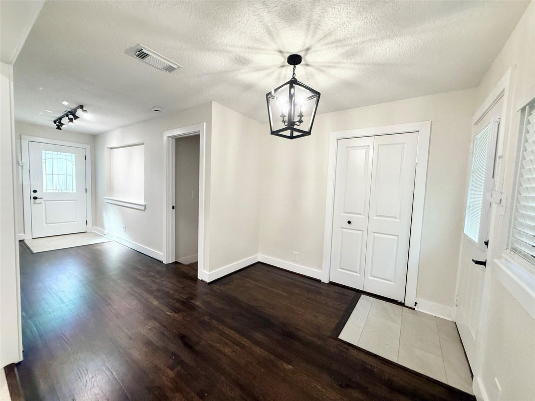 Empty room, Interior, Pendant Lights, Wood Texture Flooring