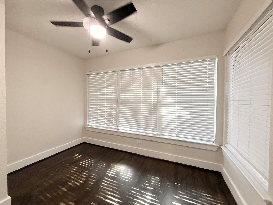 Empty room, Interior