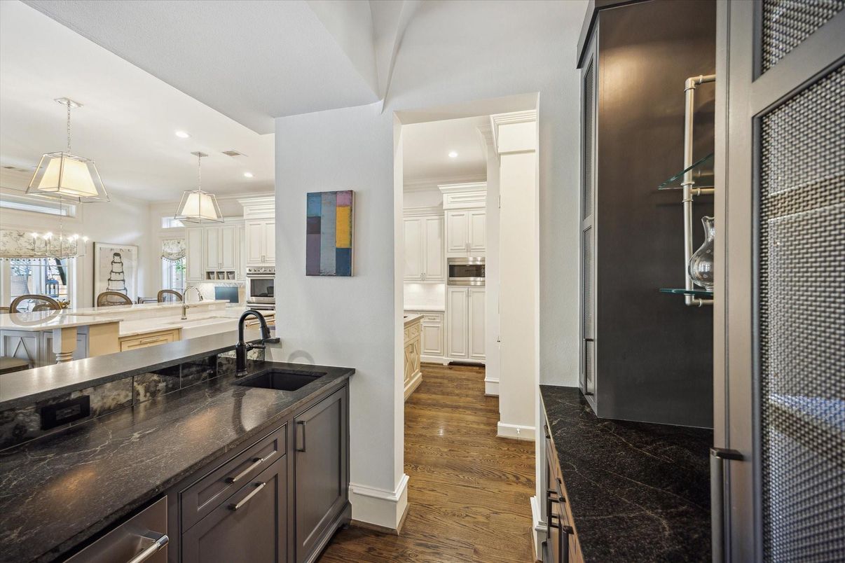 Interior, Kitchen, Pendant Lights, Recessed Lighting, Wood Texture Flooring