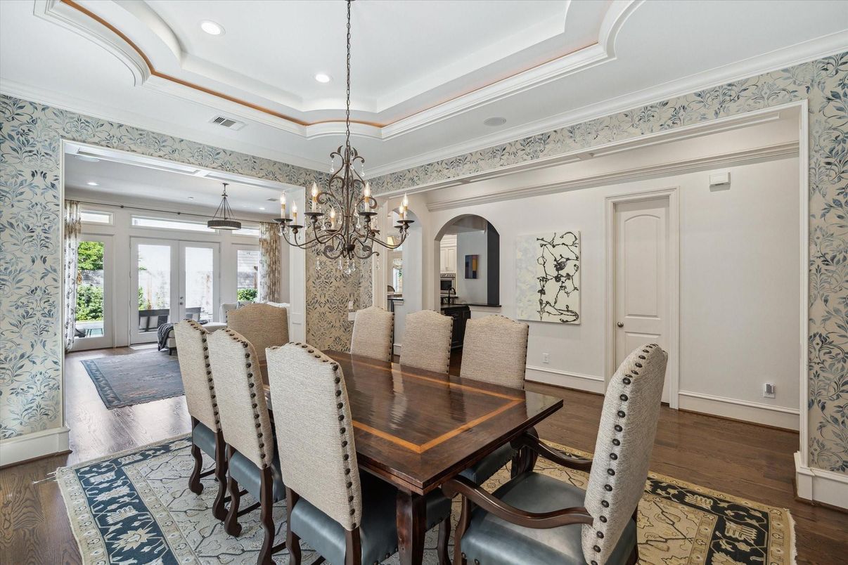 Chandelier, Dining room, Interior, Recessed Lighting, Wood Texture Flooring