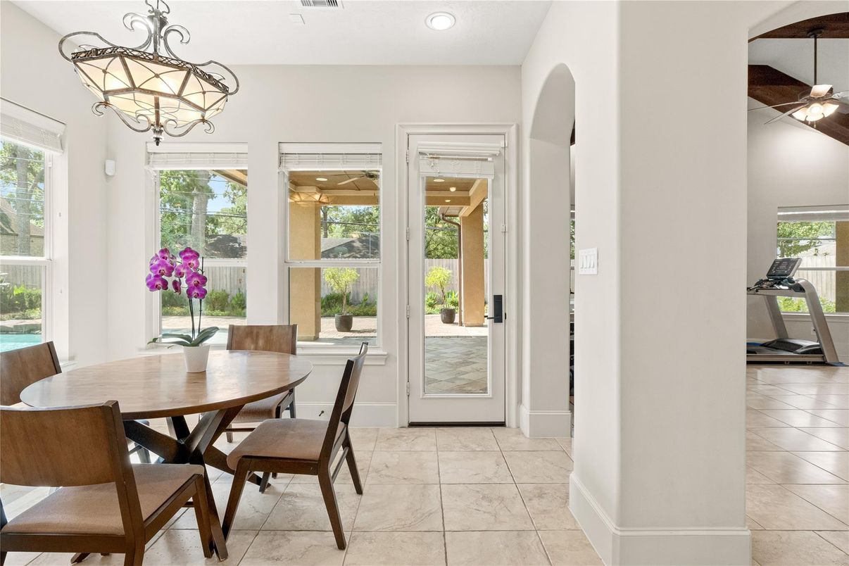 Chandelier, Dining room, Interior, Recessed Lighting