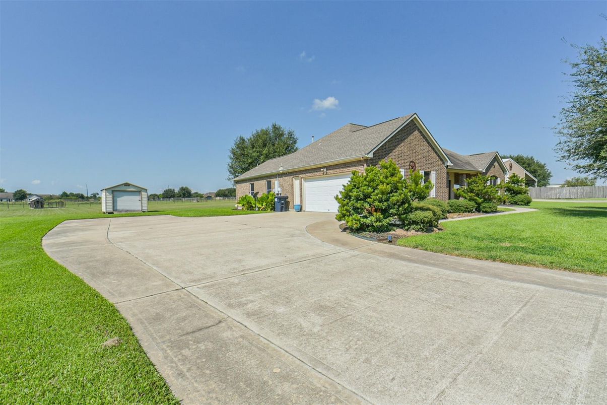 Backyard, Detached Garage, Exterior