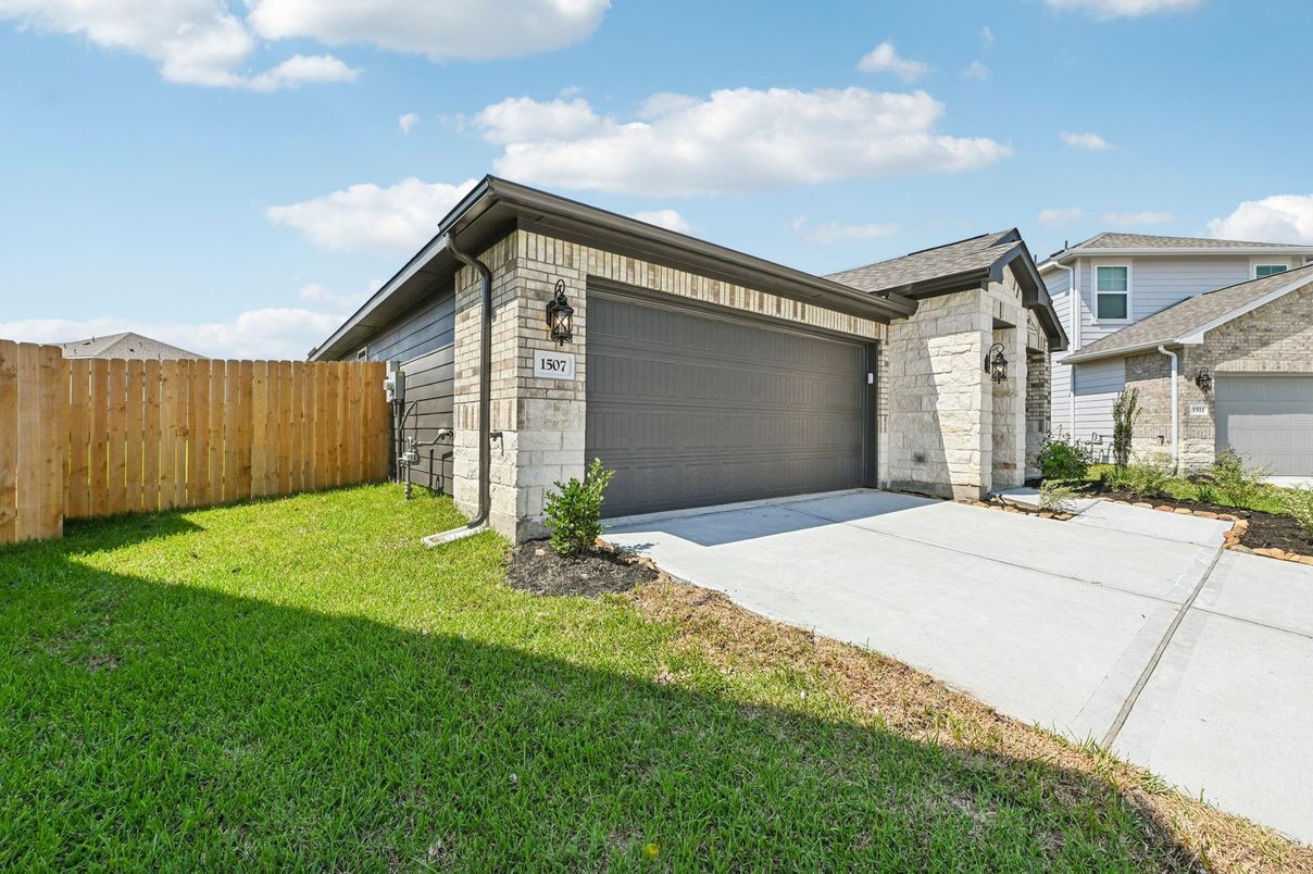 Detached Garage, Exterior