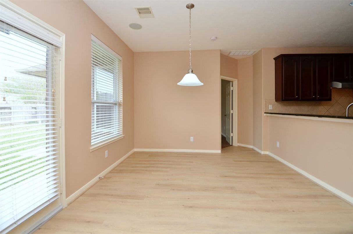 Empty room, Interior, Pendant Lights, Wood Texture Flooring