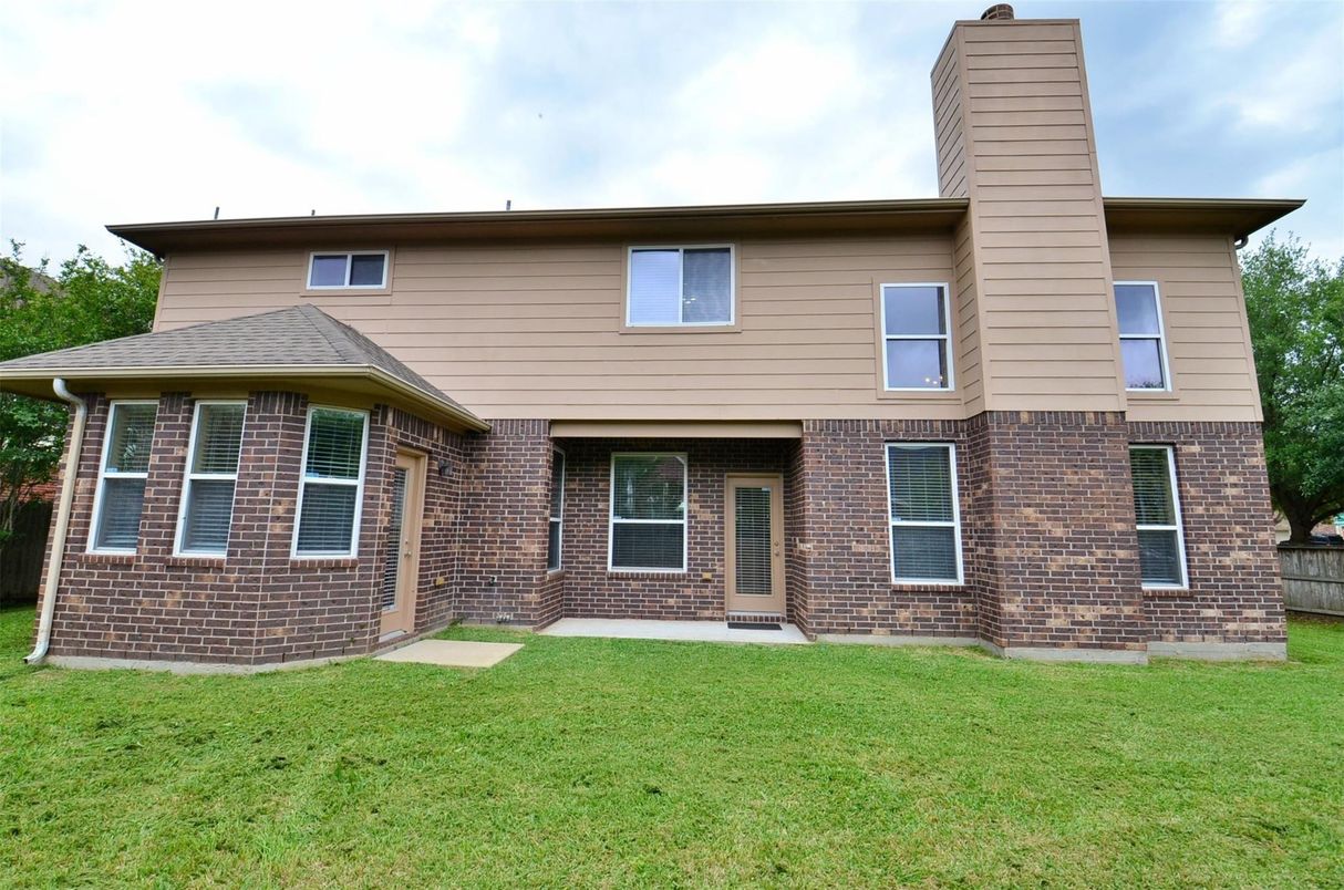 Exterior, Facade, Brick Facade, Split Level
