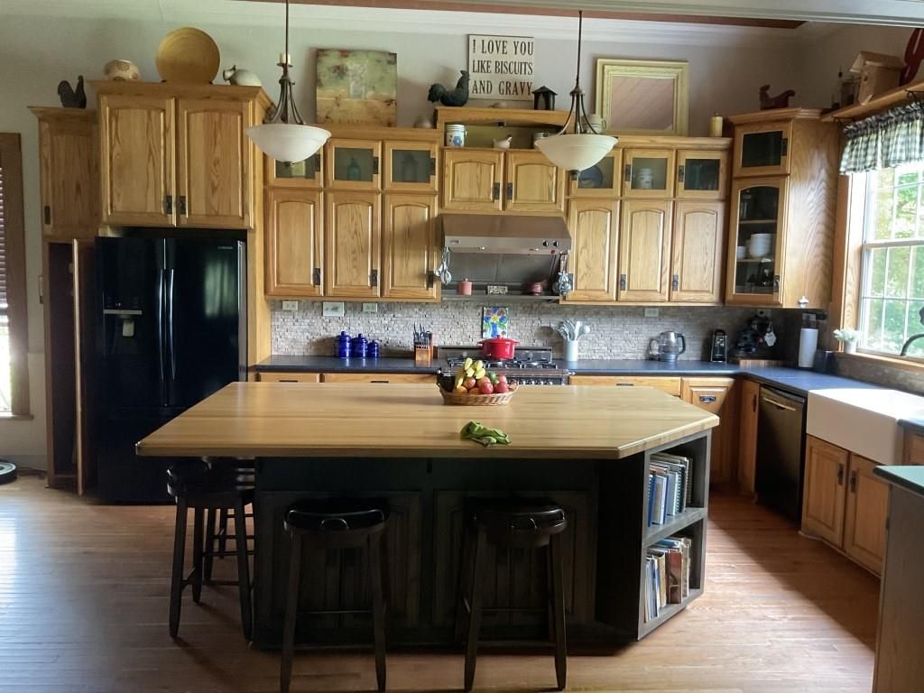 Interior, Kitchen, Pendant Lights, Wood Texture Flooring