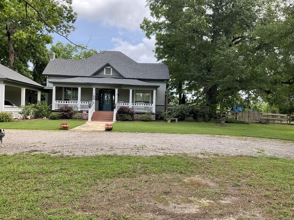 Backyard, Exterior, Facade, Cape Cod