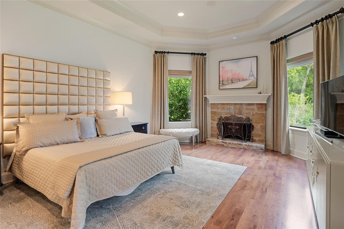 Bedroom, Fireplace, Interior, Recessed Lighting, Wood Texture Flooring