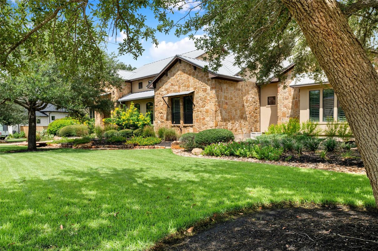 Backyard, Exterior, Facade, Brick Facade, French Provincial