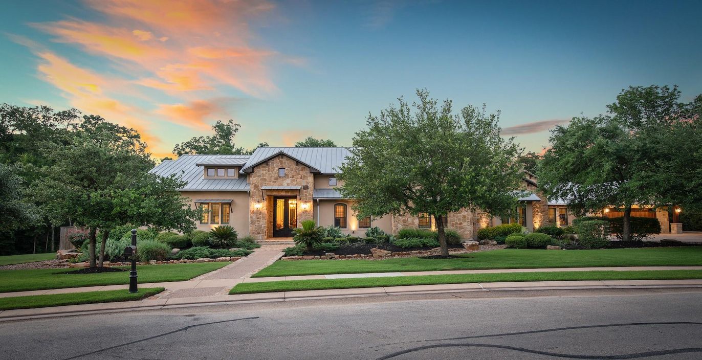 Exterior, Facade, French Provincial