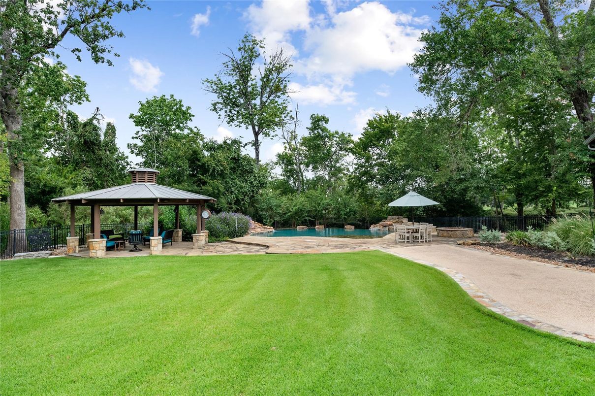 Backyard, Exterior, Pool