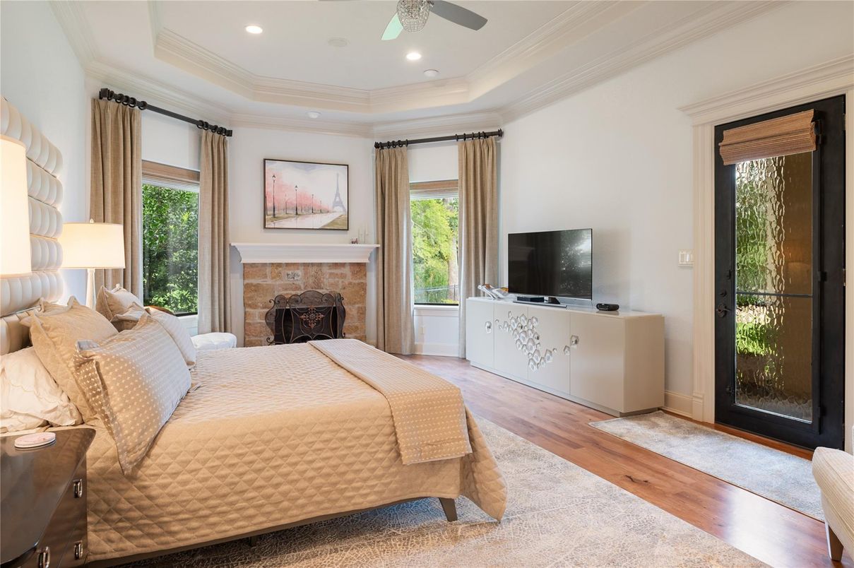 Bedroom, Fireplace, Interior, Recessed Lighting, Wood Texture Flooring