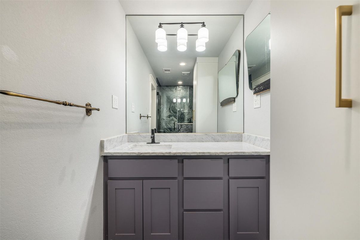 Bathroom, Interior, Recessed Lighting