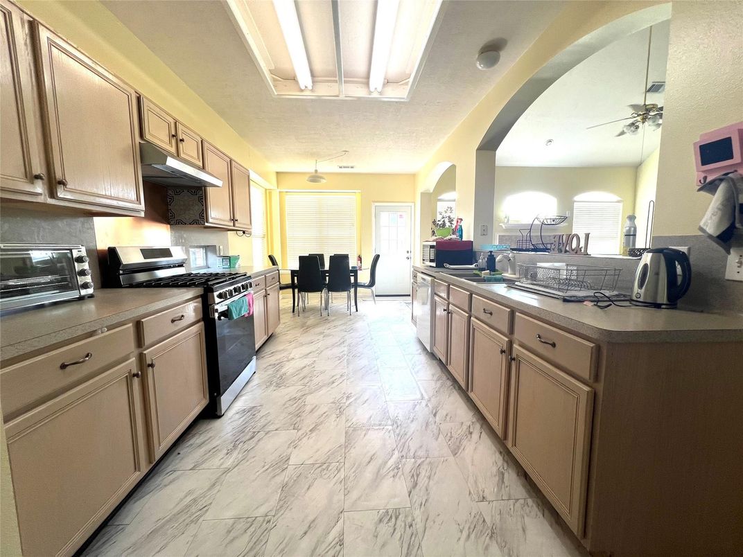 Dining room, Interior, Kitchen, Marble, Recessed Lighting, Stainless Steel Appliances