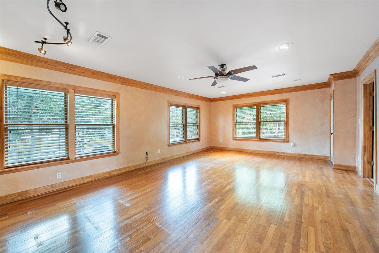 Empty room, Interior, Recessed Lighting, Wood Texture Flooring