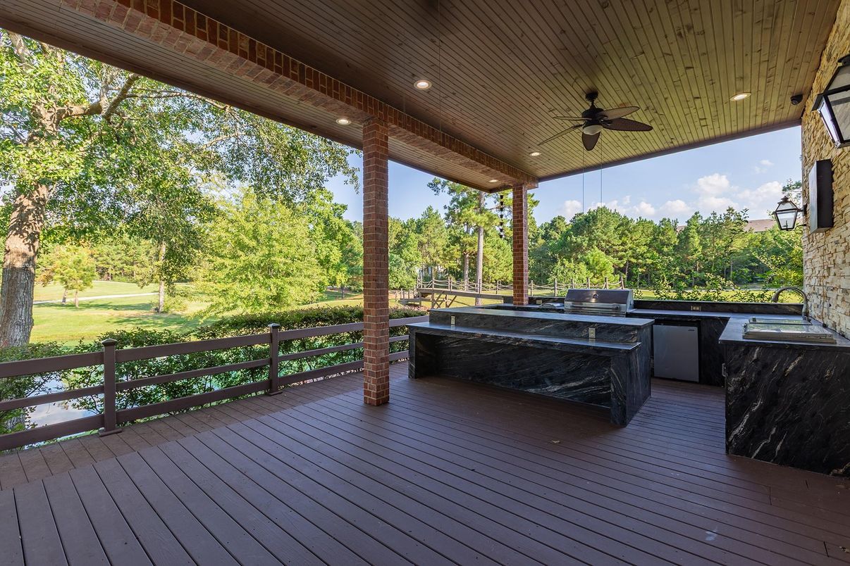 Exterior, Outdoor Kitchen