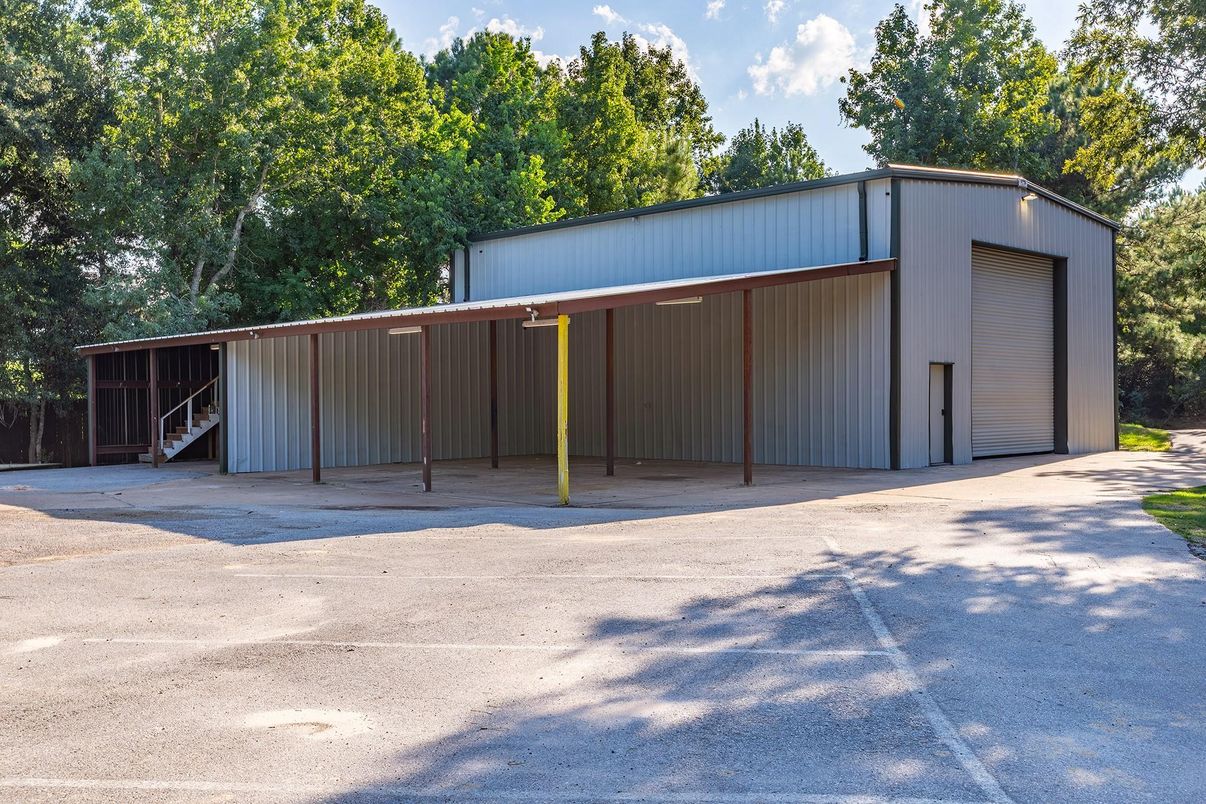 Detached Garage, Exterior