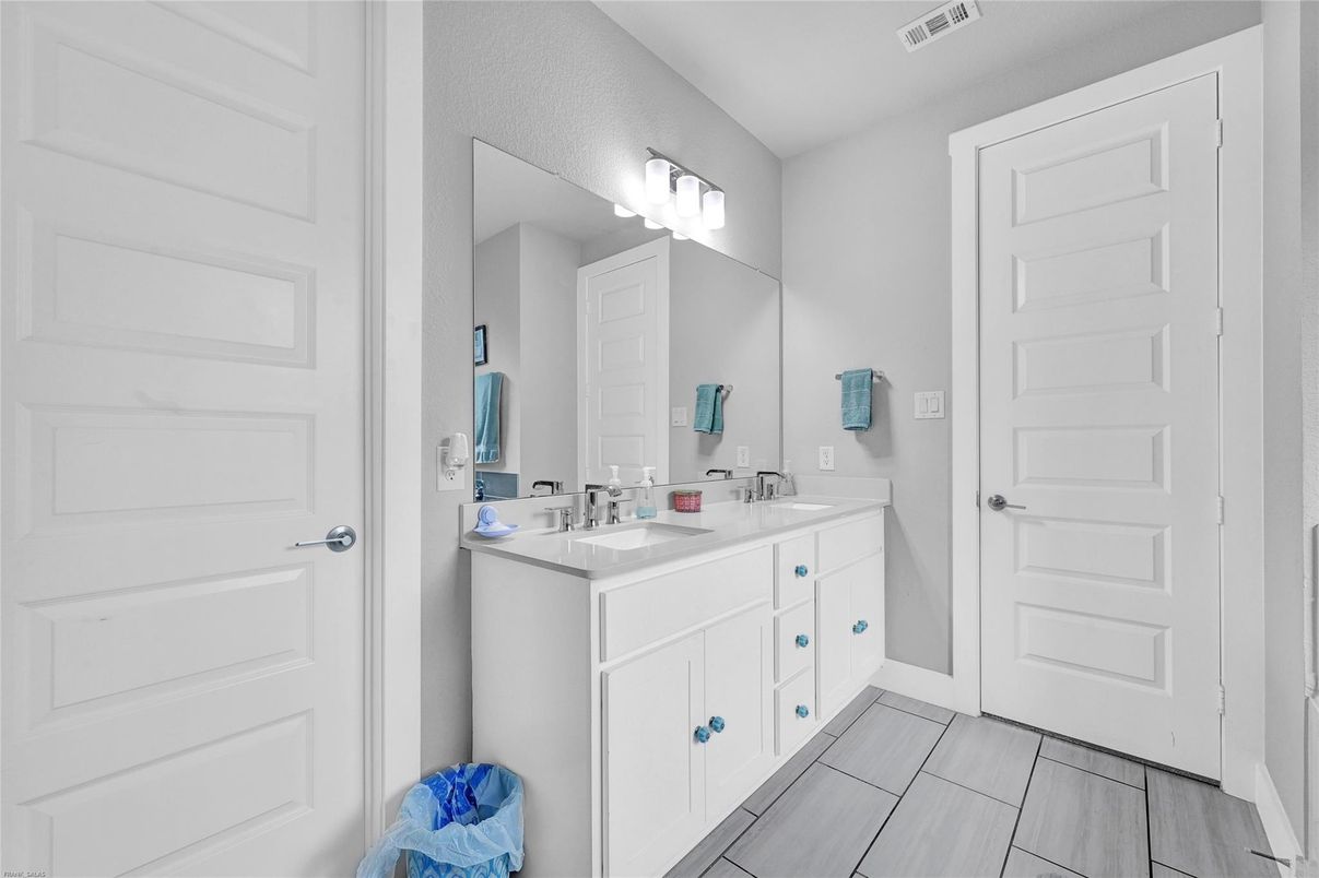 Bathroom, Dual Sink Vanities, Interior