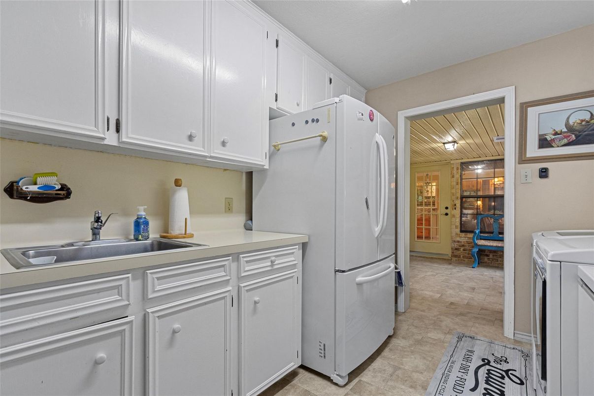 Interior, Kitchen, Washer, Wooden Ceilings