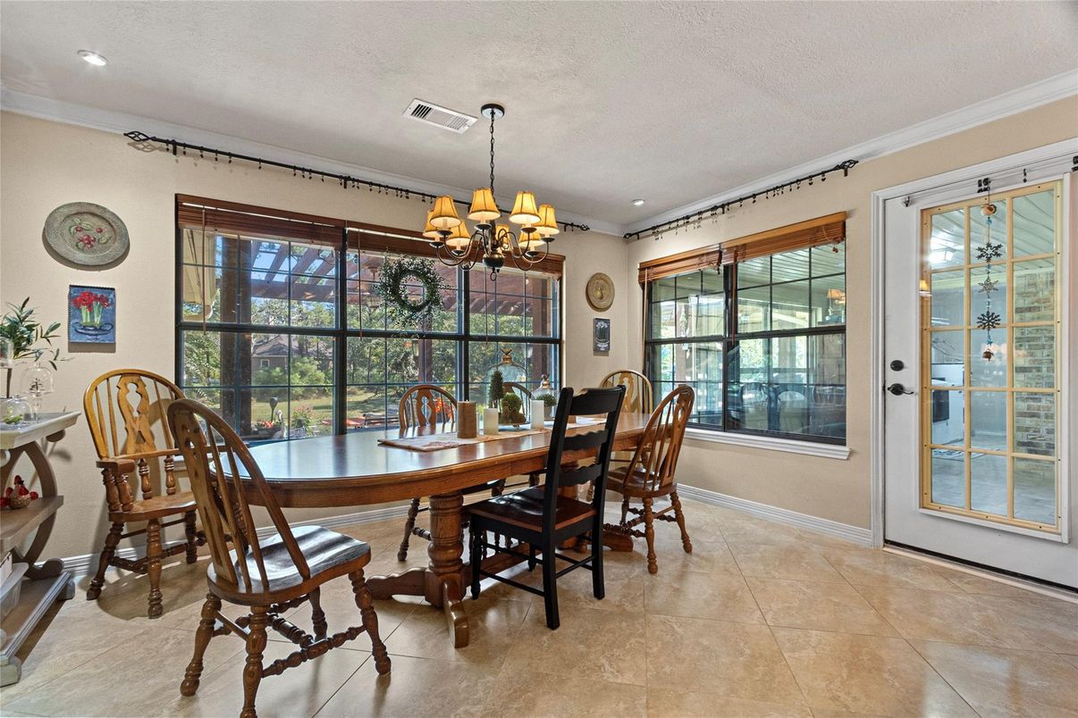 Chandelier, Dining room, Interior, Recessed Lighting