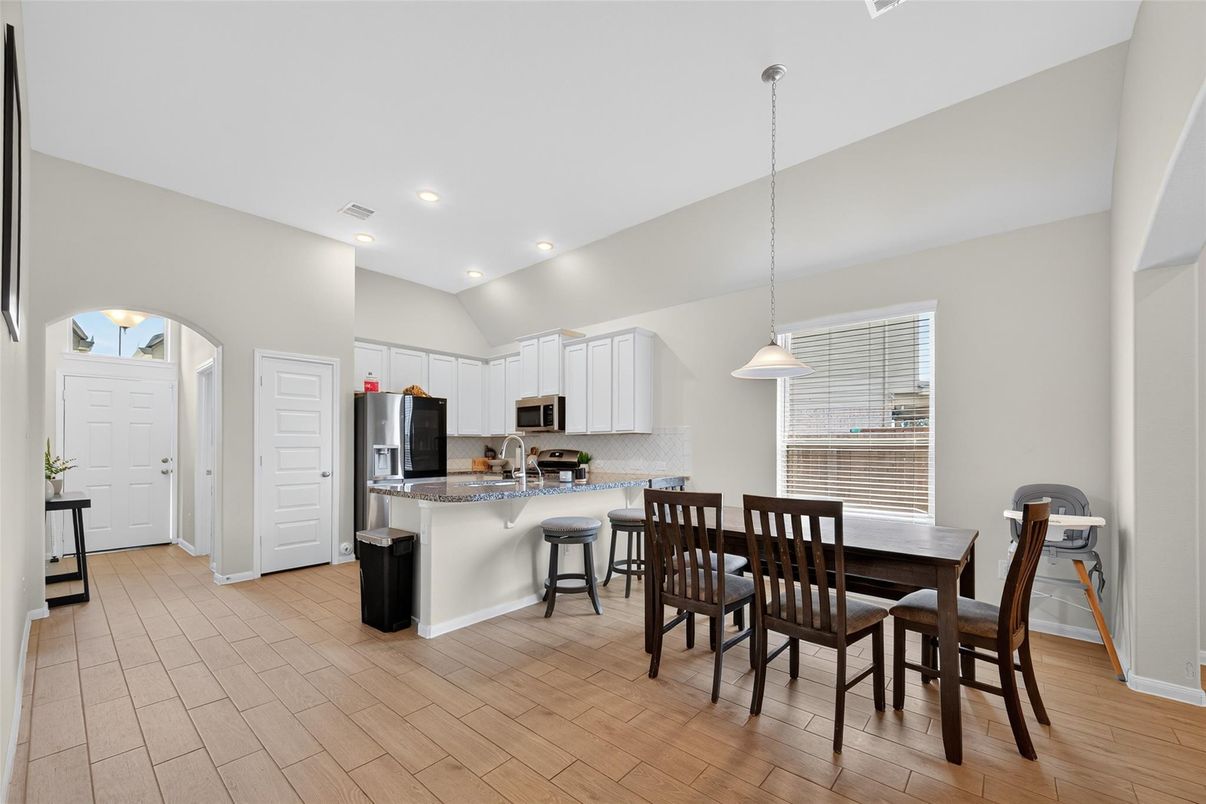 Dining room, Interior, Kitchen, Pendant Lights, Recessed Lighting, Wood Texture Flooring