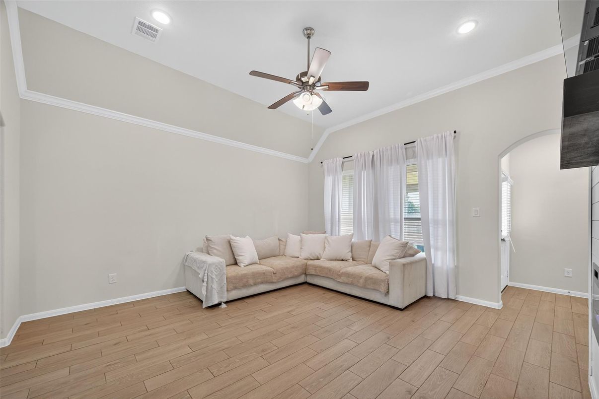 Interior, Recessed Lighting, Wood Texture Flooring