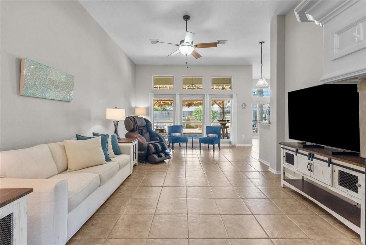 Interior, Living room, Pendant Lights