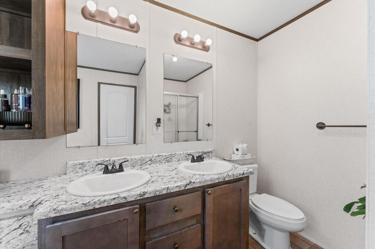 Bathroom, Dual Sink Vanities, Interior