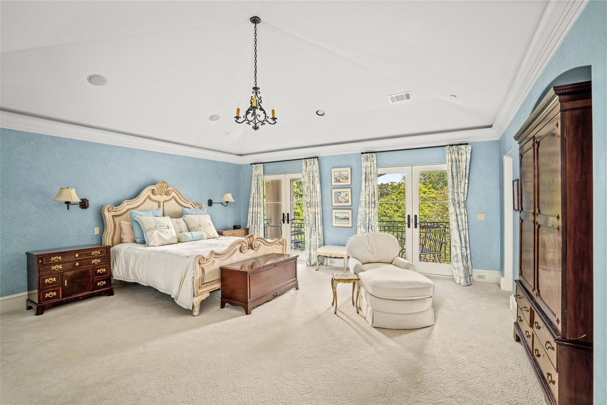 Bedroom, Chandelier, Interior, Pendant Lights, Recessed Lighting
