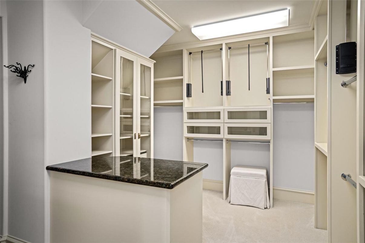 Interior, Walk-in Closets