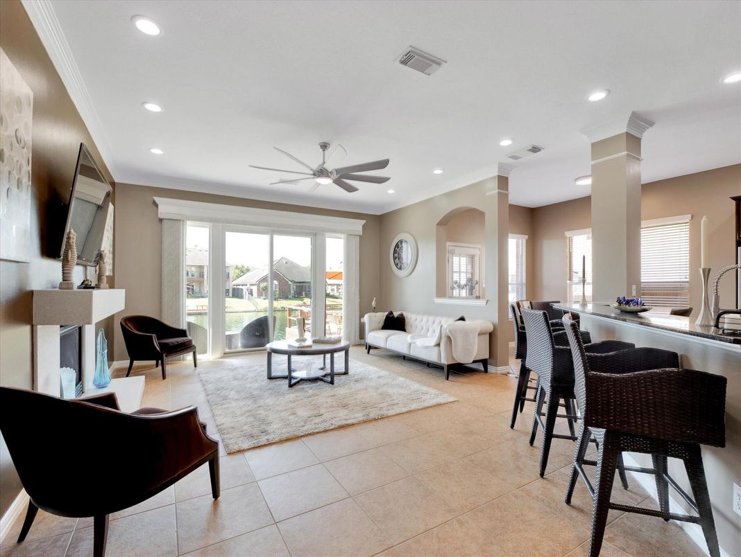 Interior, Living room, Piano, Recessed Lighting