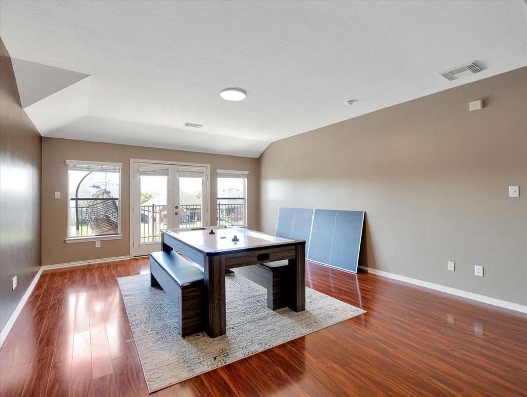 Game Room, Interior, Wood Texture Flooring
