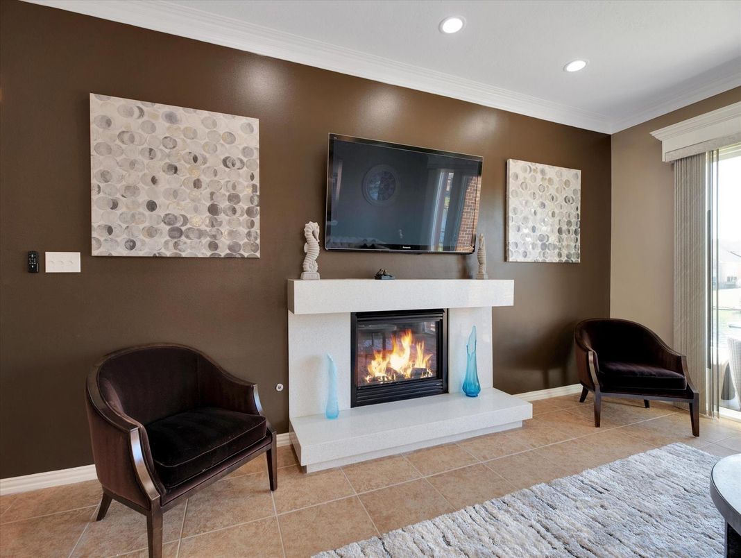 Fireplace, Interior, Recessed Lighting