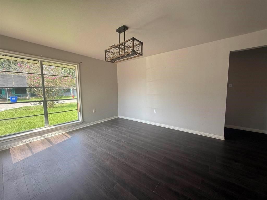 Empty room, Interior, Pendant Lights, Wood Texture Flooring