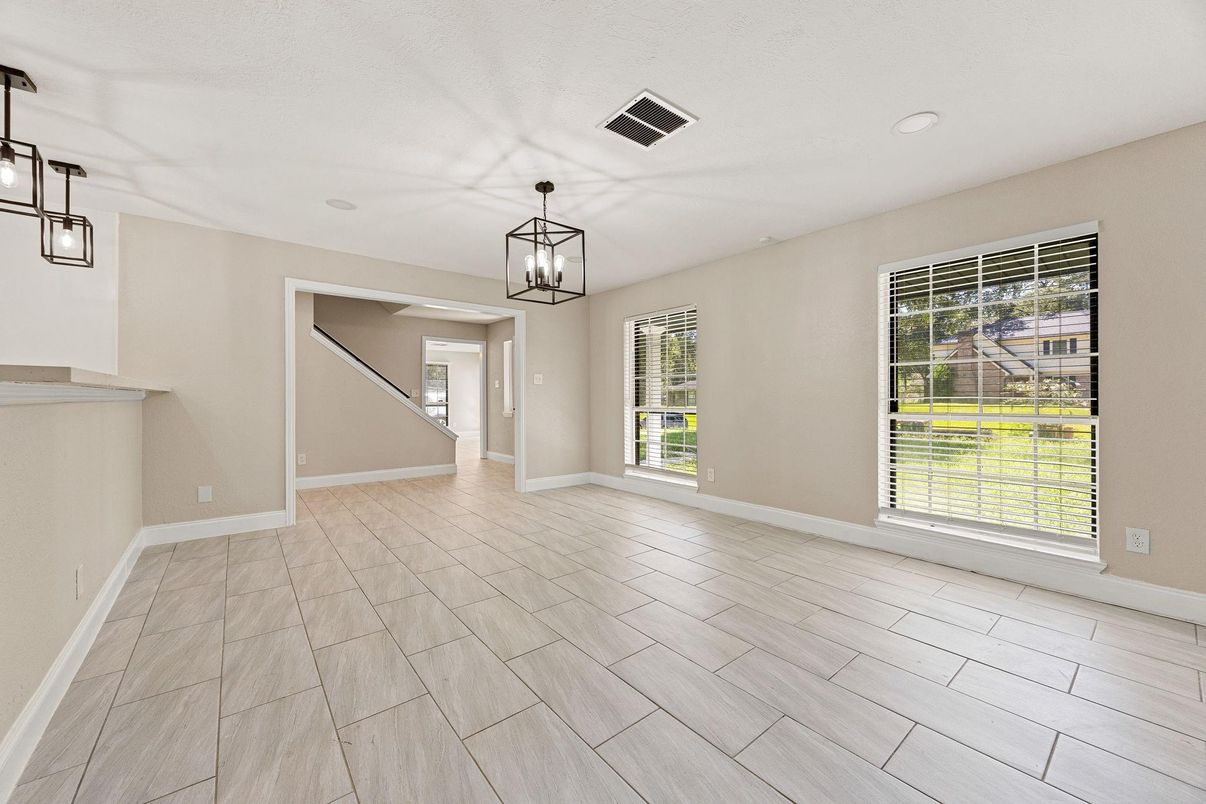 Empty room, Interior, Pendant Lights