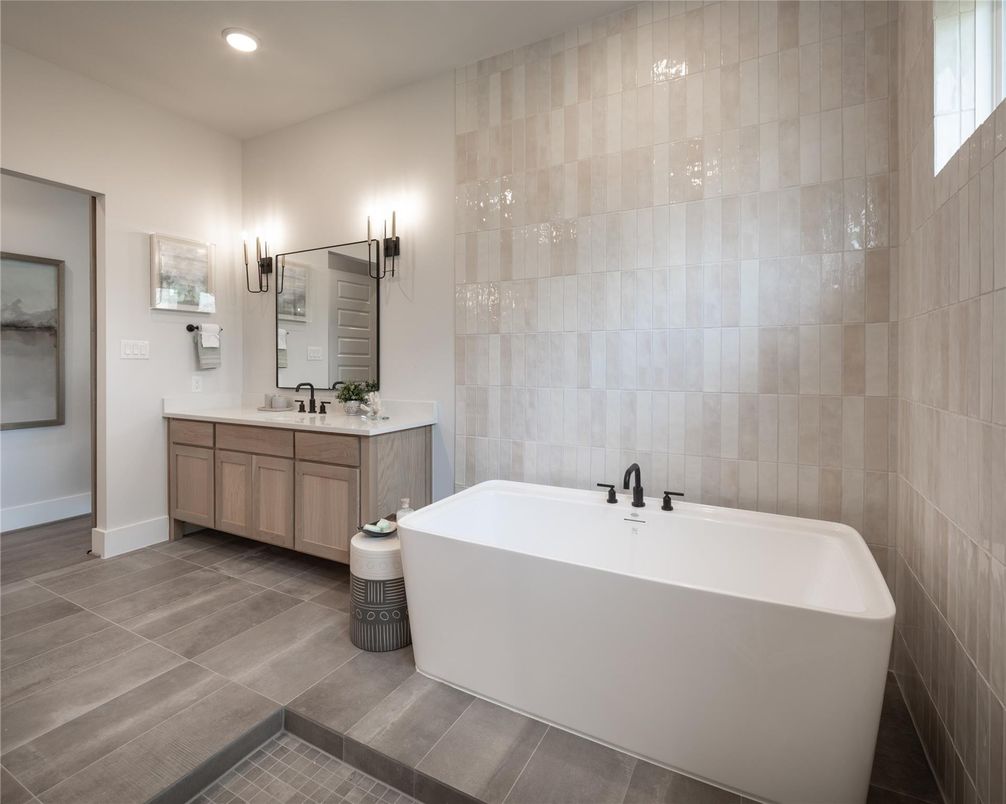 Bathroom, Dual Sink Vanities, Free Standing Baths, Interior, Recessed Lighting